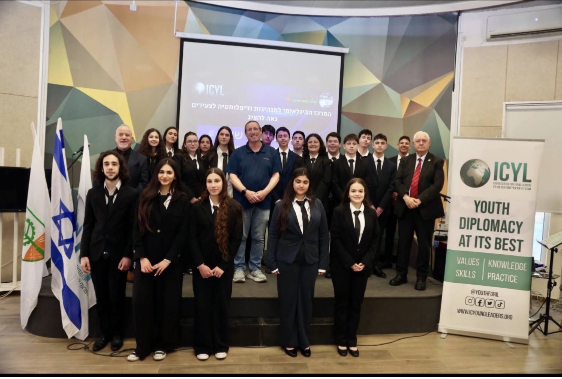 Youth diplomacy programme participants at a Club event